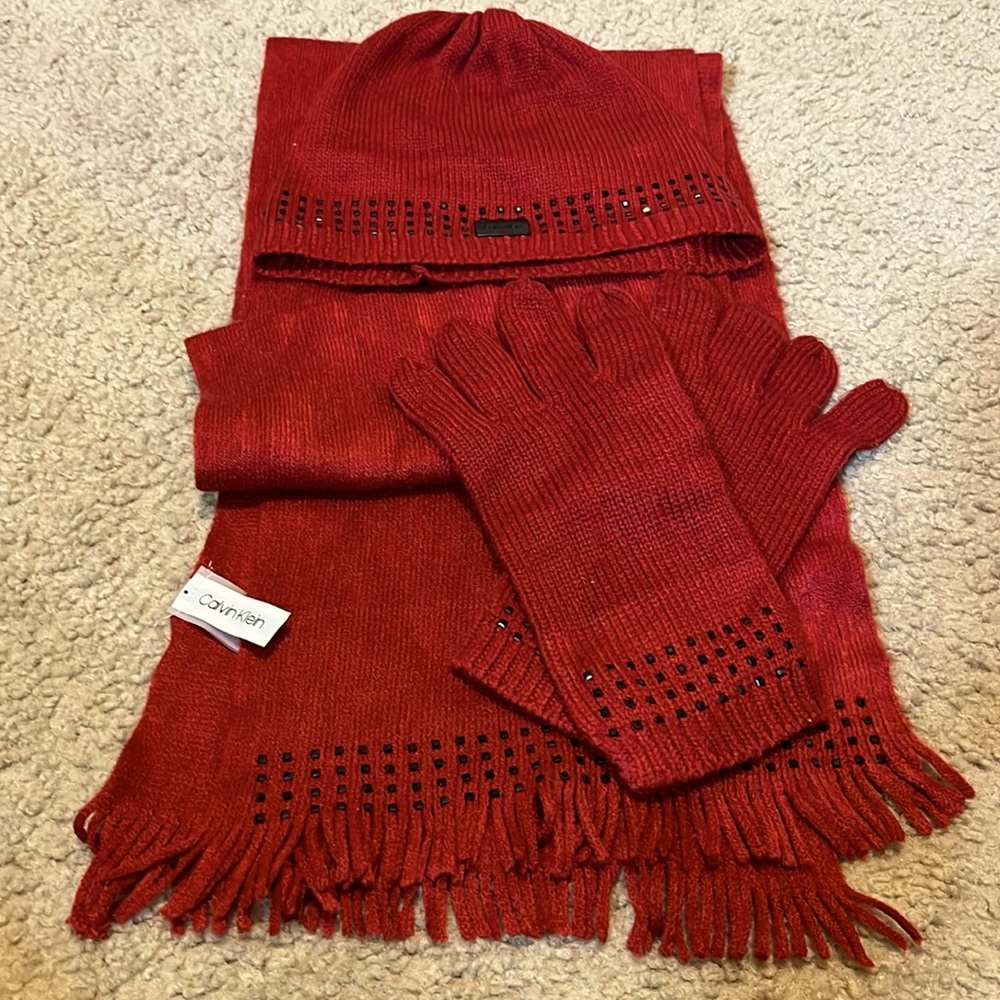 Calvin Klein scarf set with gloves and beanie